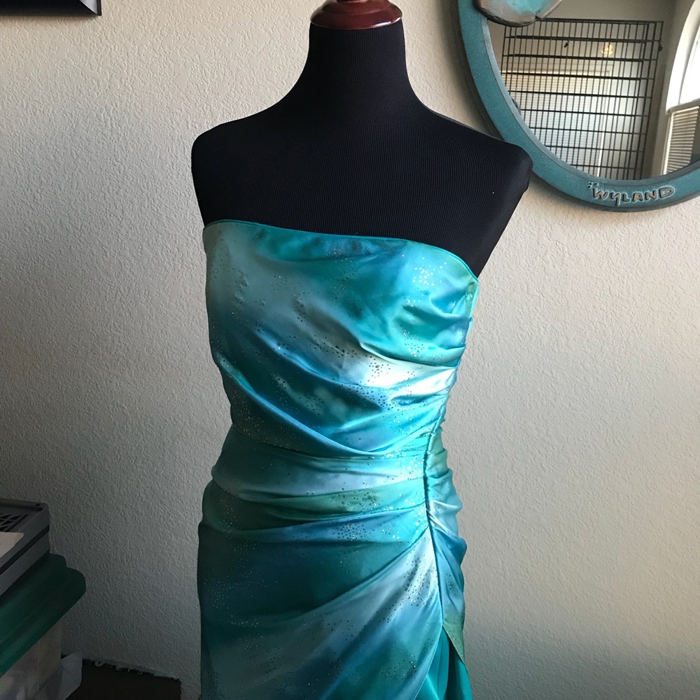 Formal/Prom Dress - Picture 3 of 3